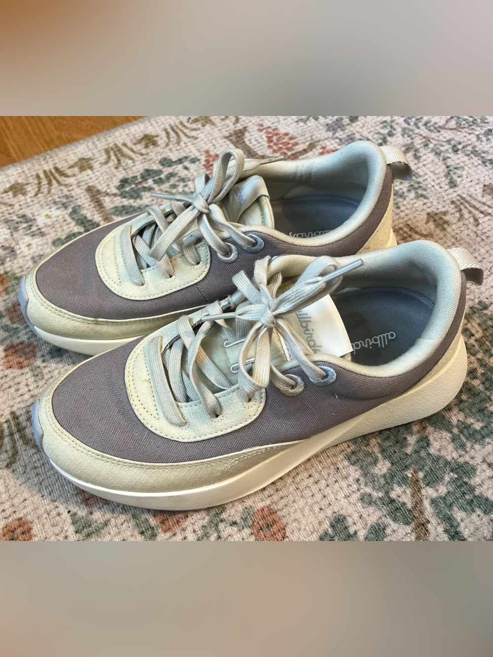 allbirds Women’s Courier in Medium Gray/Natural White size 9